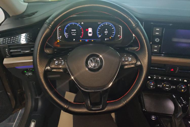 Used Volkswagen Passat 2019 330TSI Luxury Edition China VI Standard
