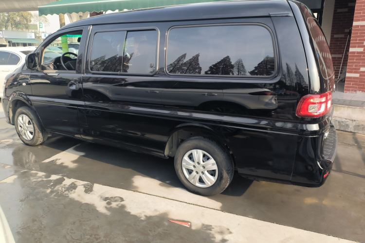 Used FORTHING Lingzhi 2023 M5L 1.6L Base Model 7 Seats
