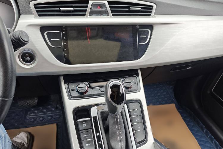 Used Geely Auto Emgrand X7 Sport 2018 1.8TD Automatic Two-Wheel Drive Smart Connect 4G Internet Edition
