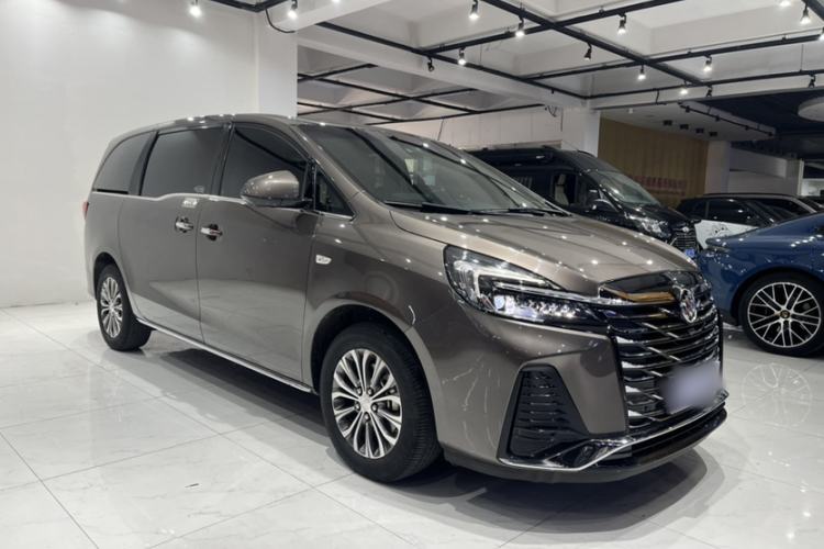 Used Buick GL8 2023 Facelifted Land Cruiser Executive Luxury Version
