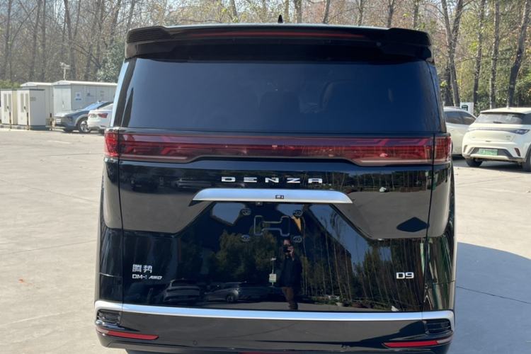 Used Denza D9 2022 DM-i 970 Four-Wheel Drive Prestige Model