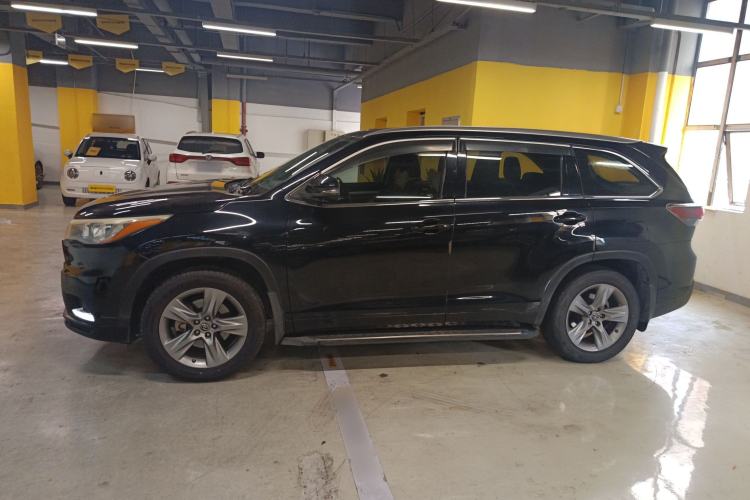 Used Toyota Highlander 2015 2.0T Two-Wheel Drive Luxury Edition 7 Seats