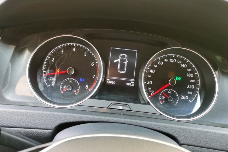 Used Volkswagen Golf 2017 1.6L Automatic Comfort Million-Vehicle Anniversary Edition
