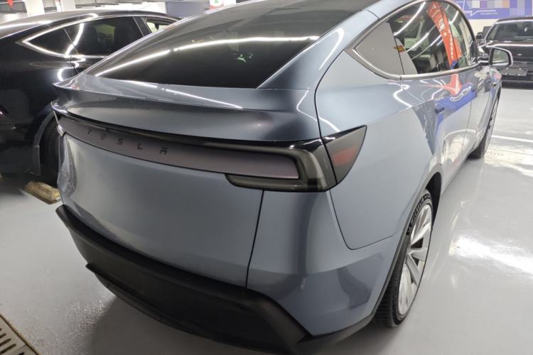 Used Tesla Model Y 2025 Rear-Wheel-Drive Version