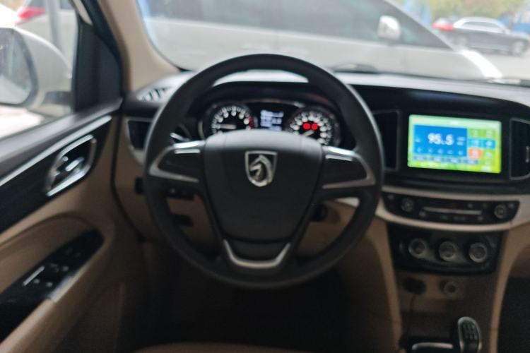 Used Baojun 730 2016 1.5L Manual Comfort Version 7 Seats China V Emission Standard
