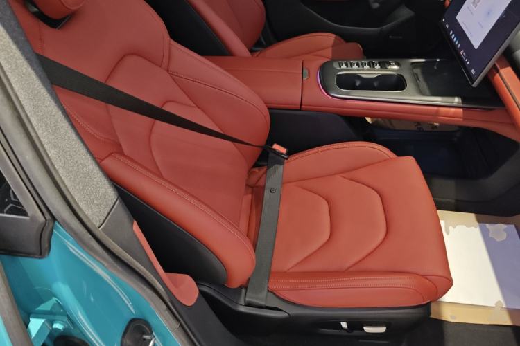 Used  SU7 2024 Rear-Drive Ultra-Long Range Advanced Pro-Level Intelligent Driving Version
