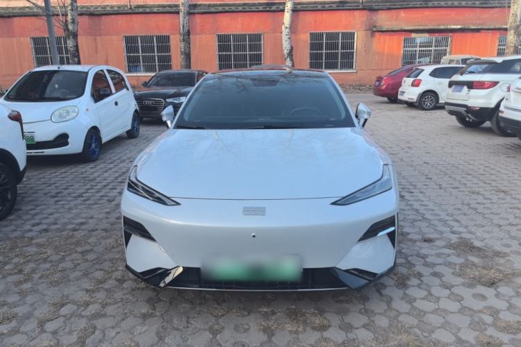 Used  E8 2024 550 km Range Rear-Drive Dragon Edition
