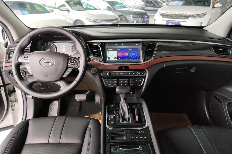 Used GAC Trumpchi GS8 2017 320T Two-Wheel Drive Luxury Smart Connectivity Version (7 Seats)
