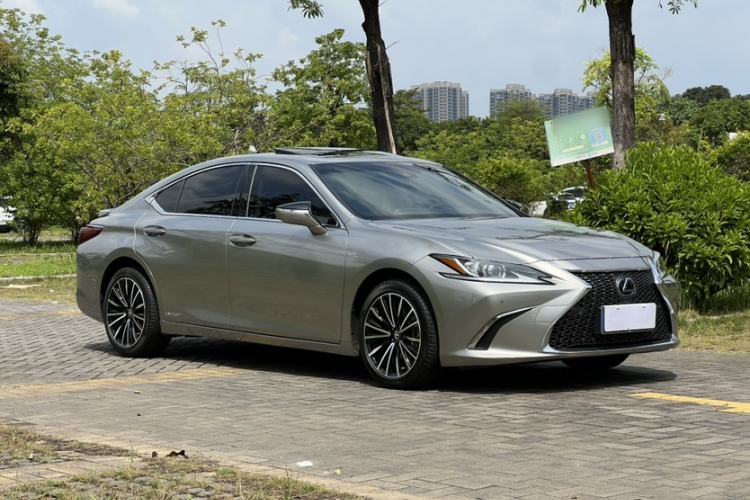 Used Lexus ES 2021 300h Excellence Edition
