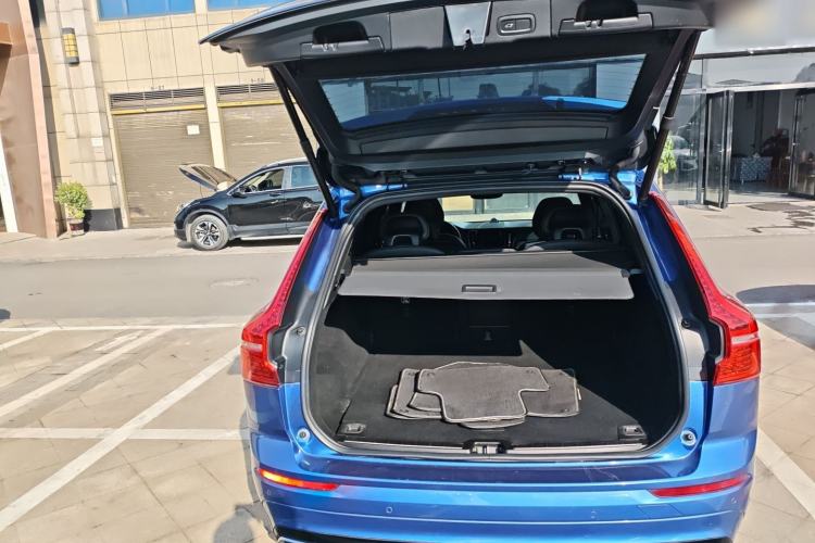 Used Volvo XC60 2018 T5 4x4 Smart & Sporty Edition
