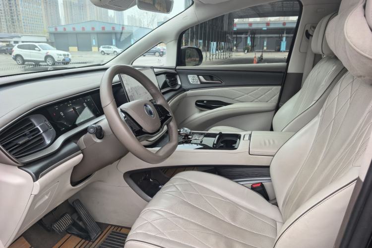 Used Denza D9 2022 DM-i 970 Four-Wheel Drive Prestige Model
