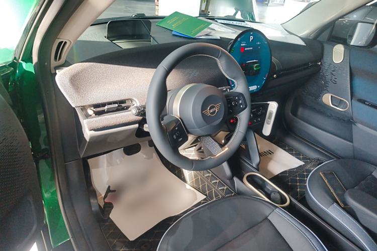 Used  Electric MINI COOPER 2024 452km COOPER SE Artist