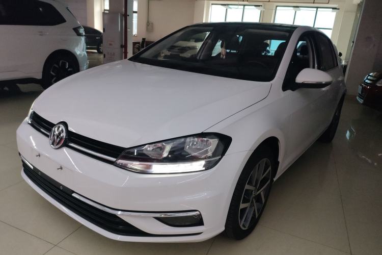 Used Volkswagen Golf 2018 230TSI Automatic Luxury Version
