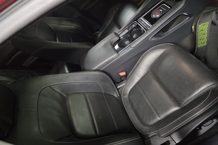 Used Jaguar F-PACE 2016 2.0T Two-Wheel-Drive R-Sport Sport Edition
