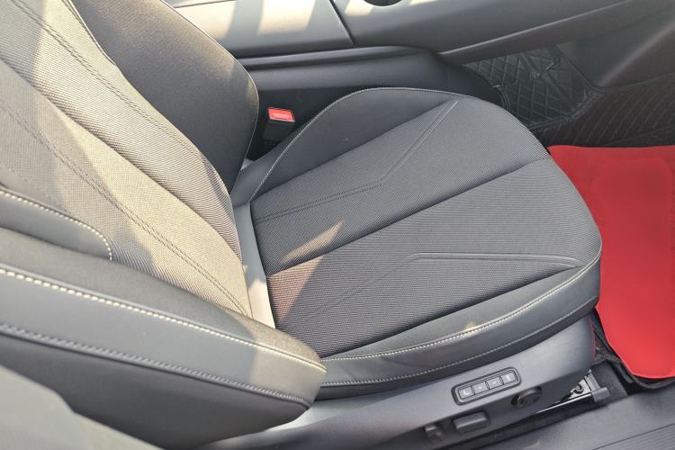 Used Volkswagen ID.UNYX 2024 Pro Long-Range Version
