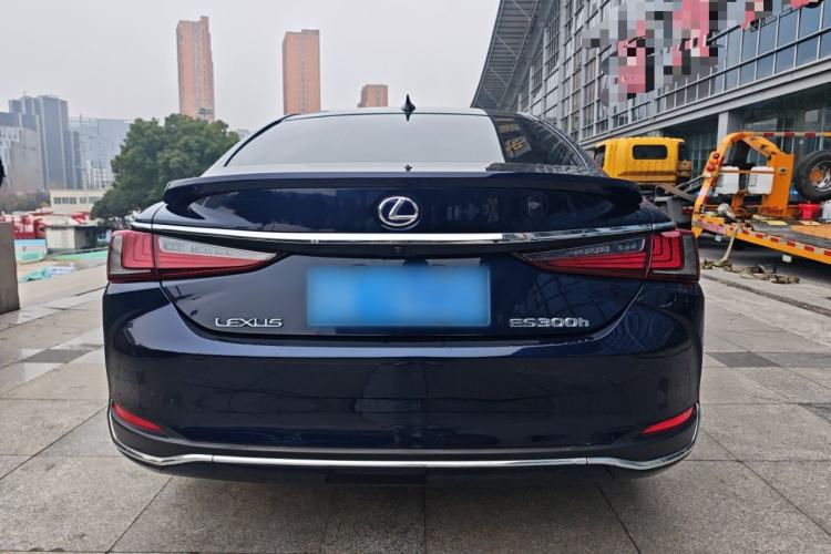 Used Lexus ES 2018 300h Premier Edition China VI Standard