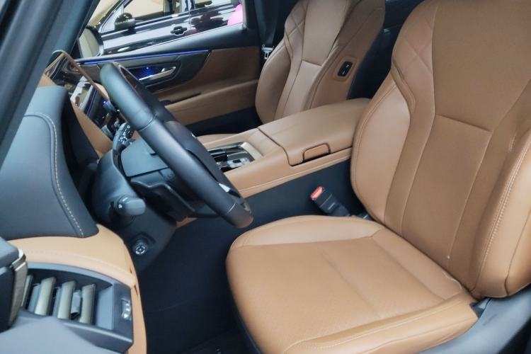 Used Toyota Alphard 2024 Dual-Engine 2.5L Deluxe Edition
