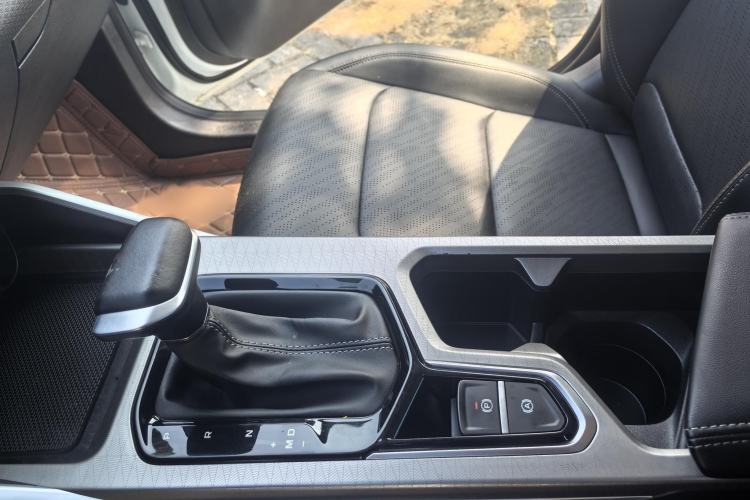 Used Geely Auto Emgrand 2023 4th Generation Champion Edition 1.5L CVT Prestige Model
