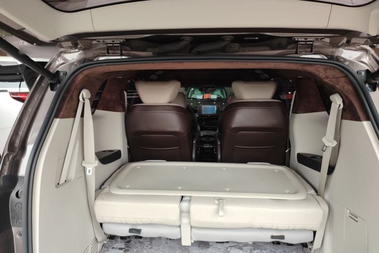 Used Buick GL8 2022 Land Cruiser Executive Class 652T Comfort Model
