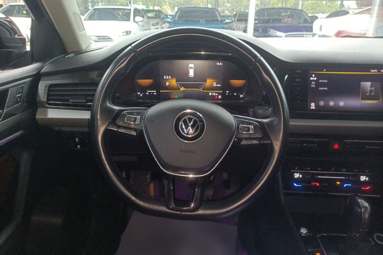 Used Volkswagen Lavida 2021 280TSI DSG Luxury Edition
