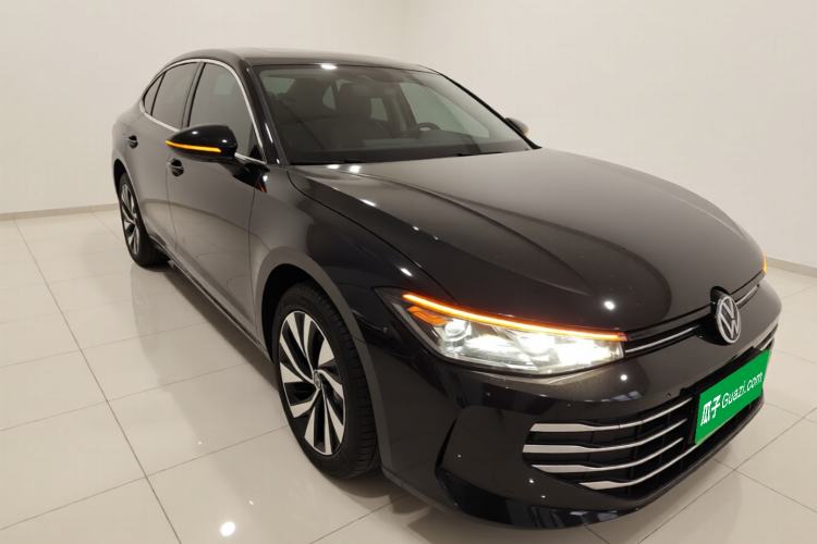 Used Volkswagen Passat 2025 Pro 380TSI Dragon Glory Edition
