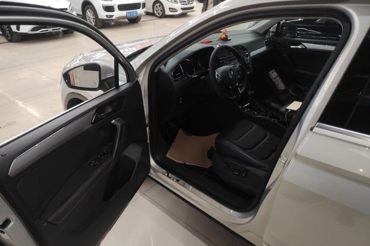 Used Volkswagen Tiguan L 2017 330TSI Automatic Two-Wheel Drive Luxury Edition