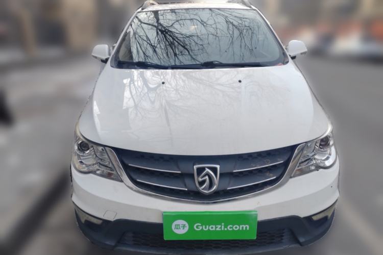 Used Baojun 730 2014 1.5L manual luxury trim 7 seats