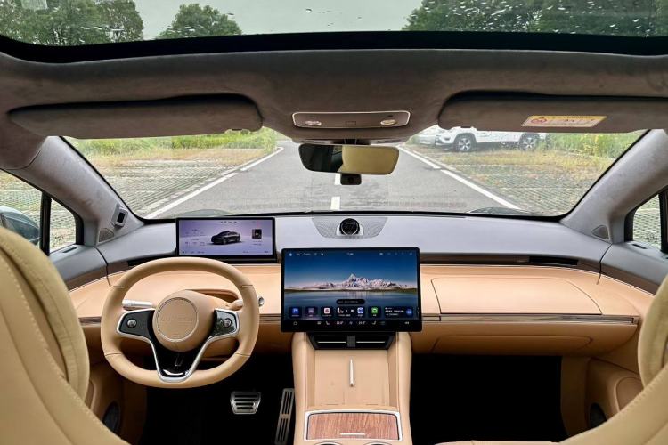 Used Hima Luxeed R7 2024 All-Electric 736 km Ultra
