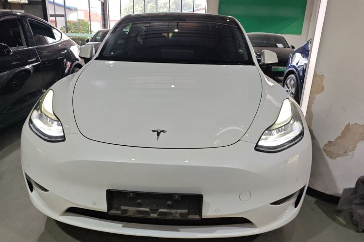 Used Tesla Model Y 2023 Long-Range All-Wheel-Drive Version
