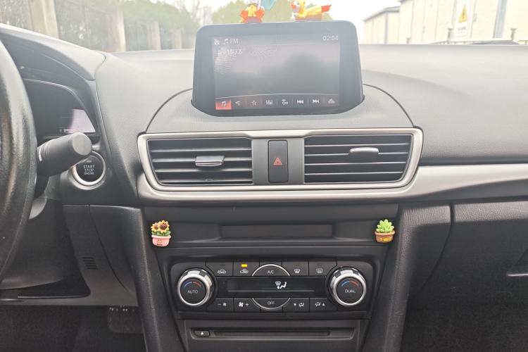 Used Mazda Mazda 3 Axela 2017 Sedan 1.5L Automatic Luxury Model Emission Standard China V
