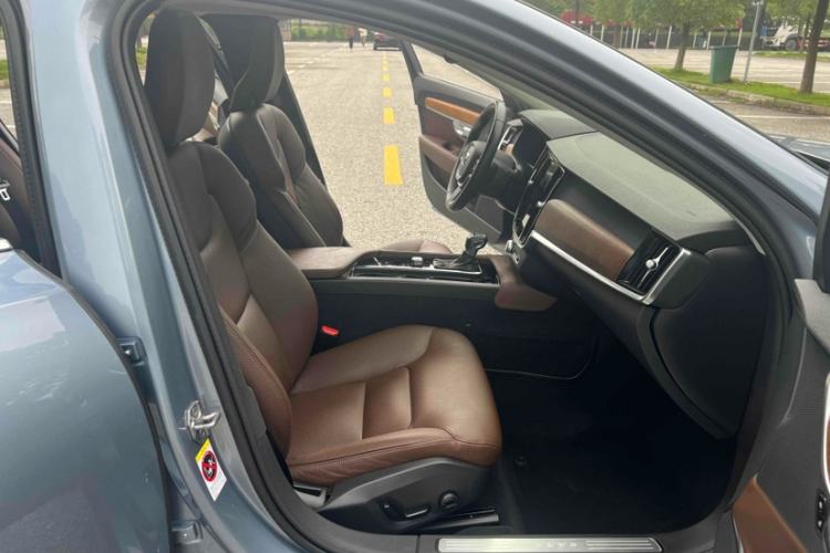 Used Volvo S90 2020 Facelifted T5 Zhiyi Luxury Edition
