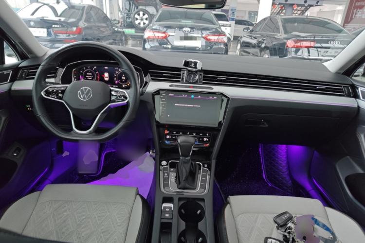 Used Volkswagen Magotan 2023 2 Million Units Limited Edition 330TSI DSG Leading Version