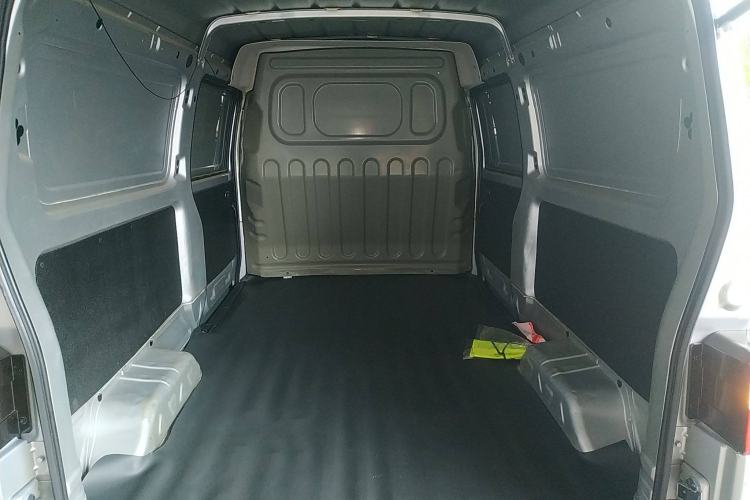 Used Jinbei Hiace X30 2023 1.5L Super-Enjoyment Van 2/5 Seats Non-Air-Conditioned Version SWC15M
