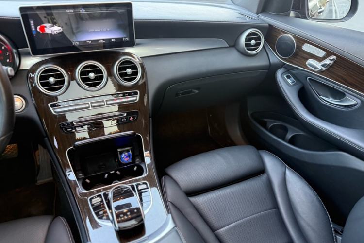 Used Mercedes-Benz GLC 2019 Facelift GLC 260 L 4MATIC Luxury Model
