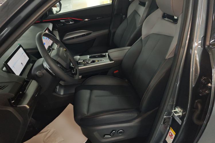 Used Oshan Z6 New Energy 2023 ZhiDian iDD 150KM Flagship PLUS Smart Parking Edition
