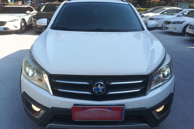 Used Venucia T70X 2015 2.0L CVT SmartFun Sport Edition
