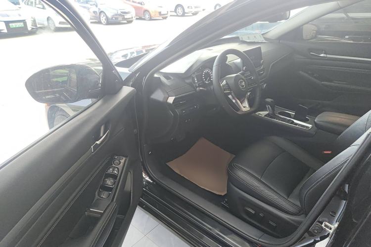 Used Nissan Teana 2019 2.0L XL Upper SmartDrive Version
