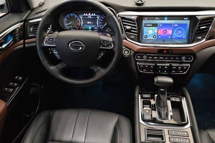 Used GAC Trumpchi GS8 2017 320T Two-Wheel Drive Luxury Smart Connectivity Version (7 Seats)
