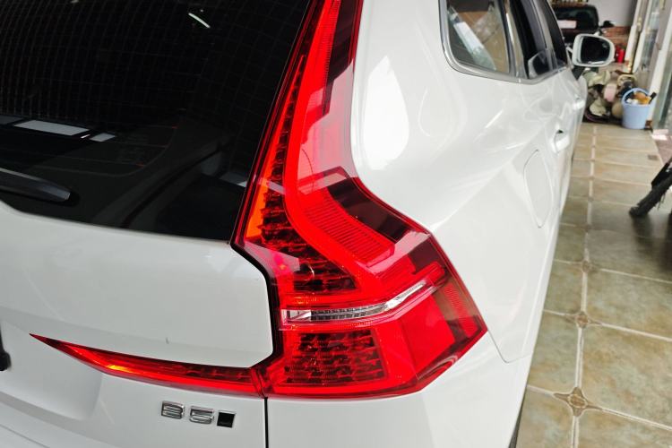 Used Volvo XC60 2023 B5 4x4 Smart Luxury Edition