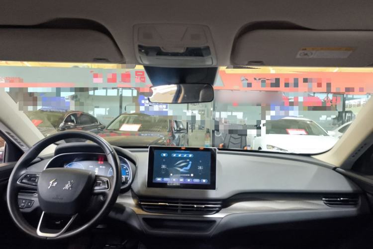 Used Hongqi E-QM5 2022 431 km Charge & Enjoy Edition
