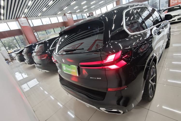 Used BMW X5 2023 xDrive 30Li Luxury M Sport Package