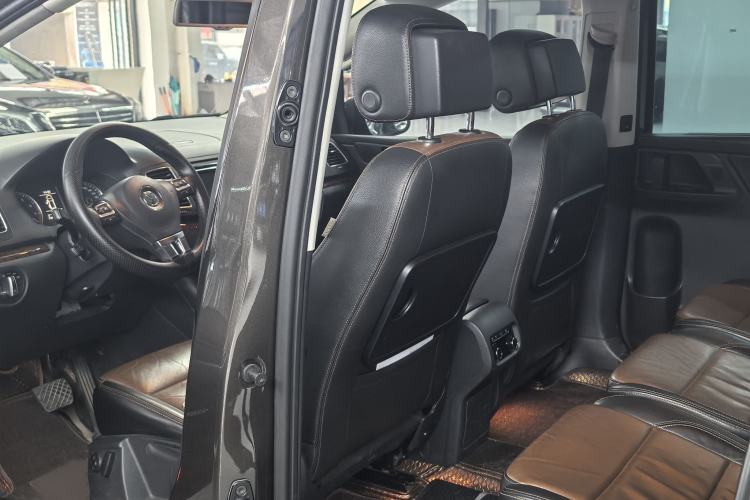 Used Volkswagen Sharan 2013 1.8TSI Comfort Model
