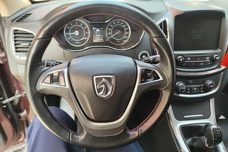 Used Baojun 560 2015 1.8L Manual Luxury Model
