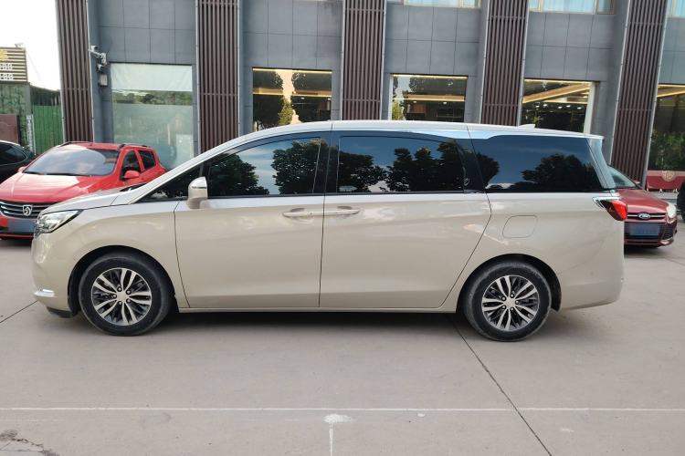 Used Buick GL8 2022 ES Landtrek 653T Luxury Edition