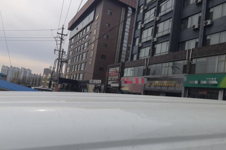 Used Jinbei Gold Hiace M Classic 2023 1.5L Travel Lion Passenger Vehicle 5/6/7 Seats