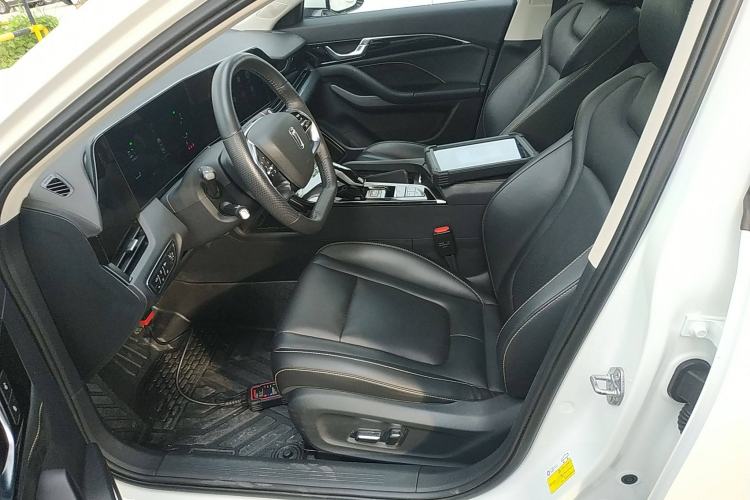 Used Bestune B70 2022 Third Generation 2.0T Automatic Enjoyment Version
