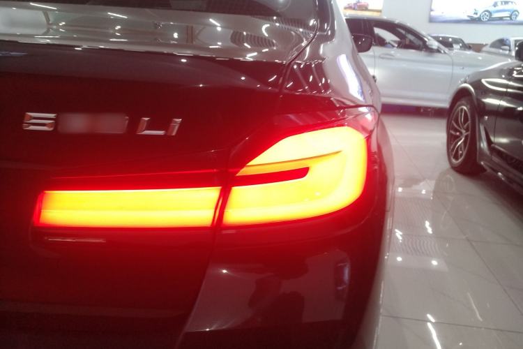 Used BMW 5 Series 2021 530Li Leading Model M Sport Package