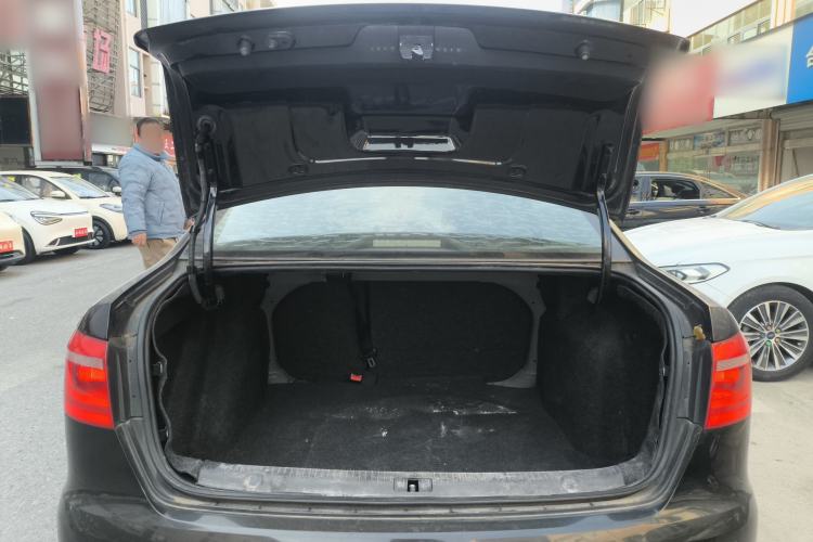 Used Volkswagen Lavida 2013 Restyled Classic 1.6L Manual Comfort Edition