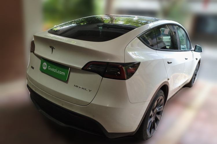 Used Tesla Model Y 2022 Long-Range All-Wheel-Drive Version
