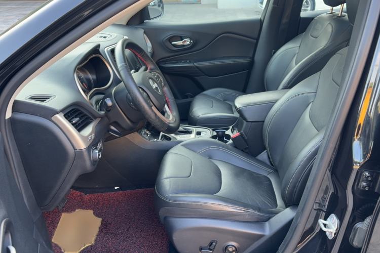 Used  Cherokee 2017 2.0L Superior Edition
